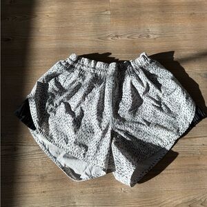 Lululemon white and black dot shorts